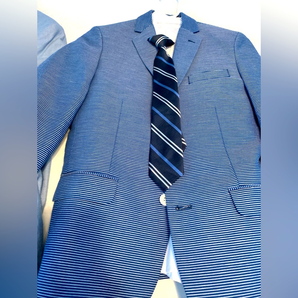 Boys size 12 blue stripe Hilfiger blazer with shirt and tie